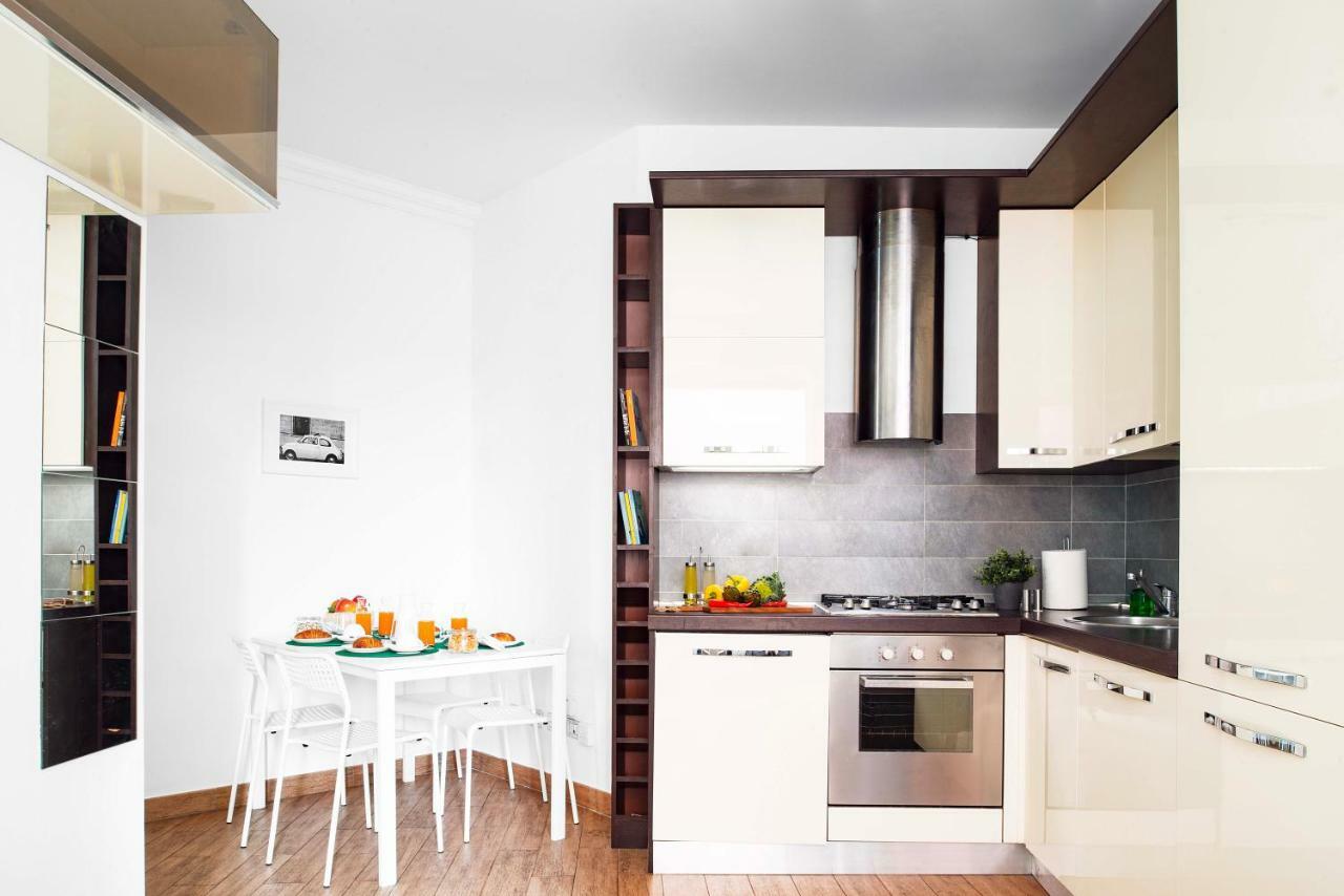 Apartment Near Central Station Milaan Buitenkant foto